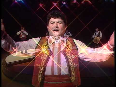 ACE TRIFUNOVSKI-zasvirel stojan, na stojan gosti dojdoa,sekulica mlada, ke izdrzi srce moe.