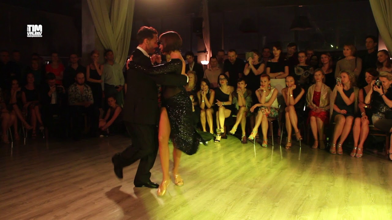 Gustavo ROSAS y Gizela NATOLI. Lunes. Orquesta Juan D'Arienzo