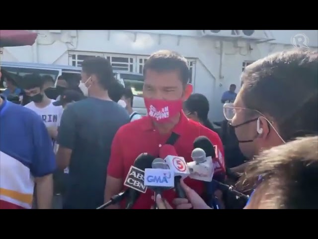 Leody de Guzman casts his vote in Rizal