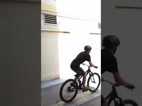 Show vélo free style à la MDEIJ de Toulon