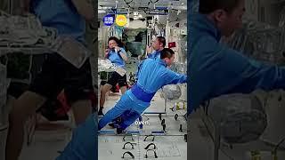 Out-of-this-world roast on space station | 9 News Australia
