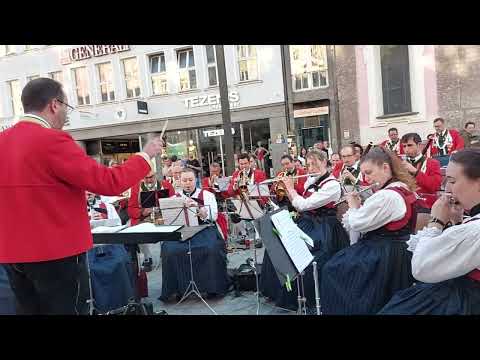Konzert in der Maria Theresia Straße mit der Stadtmusikkapelle Wilten 18.05.2022