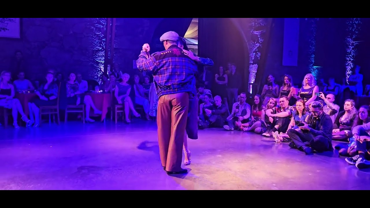 Video thumbnail for Martin Vicente y Ayele Urrutia no 11° Milongueros All Aboard on 25/11/23 - 1/3