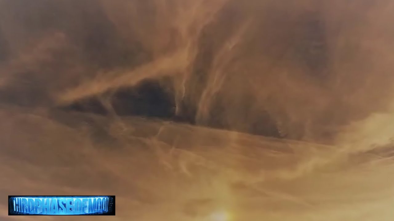 800 Mile WIDE Triangle Craft Trying To Hide In Our Sky! 2019-2020 800 Mile WIDE Triangle Craft Trying To Hide In Our Sky! 2019-2020