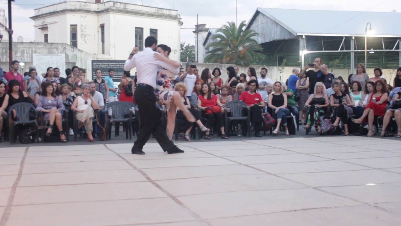 Inés Muzzopappa y Nicolás Ponce - 27/11/16 - 5ta milonga en el Ex CCDTE Olimpo 1/3