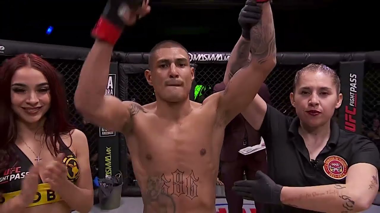 #UFCMexico Edgar Chairez vs Roberto Guerrero UWC 40