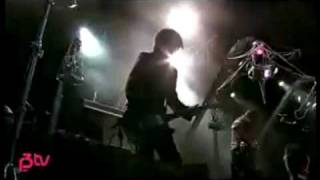[7]Queens Of The Stone Age - Battery Acid (Live at Hove 07)