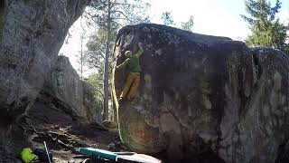 Video thumbnail of Master Edge, 7b. Fontainebleau