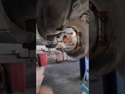 Ford Crown _victoria Rear Axle fitting 🔧🚗