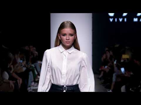 Показ Vivi Maison в рамках недели моды Mercedes Benz Fashion Week.
