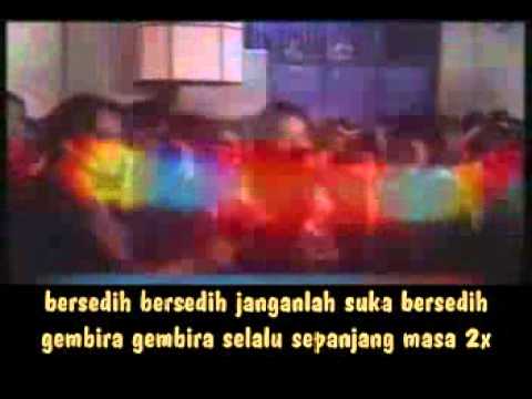 download lagu mp3 mp4 Berdendang Lirik, download lagu Berdendang Lirik gratis, unduh video klip Berdendang Lirik