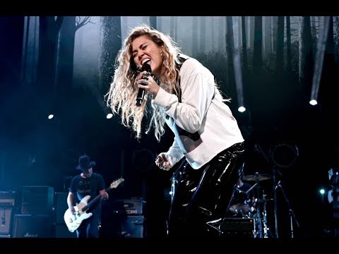 Miley Cyrus with Temple of the Dog - Say Hello 2 Heaven