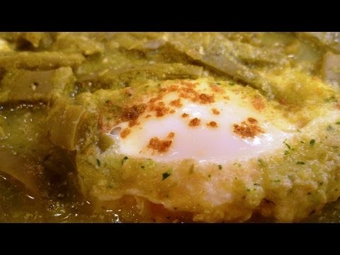 Receta para preparar huevos ahogados en salsa verde. Receta de huevos ahogados / Huevos ahogados