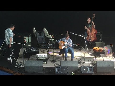 Hank Marvin Gypsy Jazz (November) 2015 - Rehearsal - Nelson, NZ