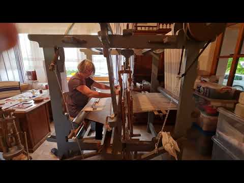 Scurta demonstratie de tesut la razboi cu Vilma Hegyeli din Zăbala