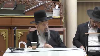 הרב בן ציון מוצפי • רמת גן בית הכנסת שערי ניסים (הרב בן ציון מוצפי) - התמונה מוצגת ישירות מתוך אתר האינטרנט יוטיוב. זכויות היוצרים בתמונה שייכות ליוצרה. קישור קרדיט למקור התוכן נמצא בתוך דף הסרטון
