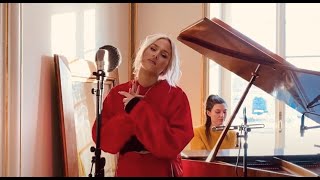 Eleonor Léone - More like him (acoustic live version)