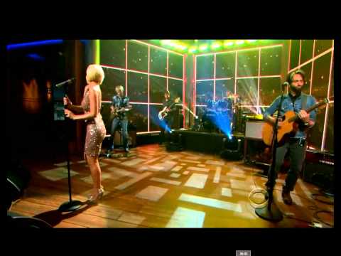Kellie Pickler performing "Little Bit Gypsy" on the Late Late Show with Craig Ferguson