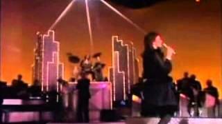 Anni frid Lyngstad  Here we&#39;ll stay  le cœur en fête 1983