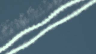 Contrail wake vortices on high altitude 747