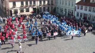 preview picture of video 'Schalmeienkapelle Penkun - Trompetenecho (Musikfest Teterow 2012)'