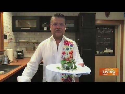 A recipe that celebrates Mexico's Independence Day: Chiles en Nogada