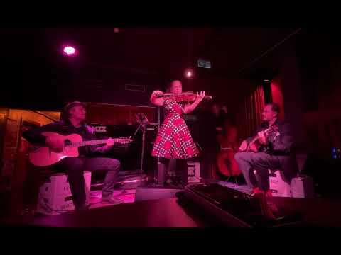 Mainouche - I'm Gonna Sit Right Down and Write Myself a Letter