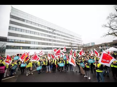 German airport workers on strike demand higher wages as massive disruptions hit 7 German airports