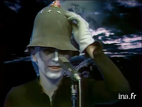Genesis - I Know What I Like (In Your Wardrobe) - Live, French TV 1974 (Remastered)