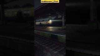🛑 #40905 Arakkonam 🚋Fast EMU 🚉Train Night 🌃 Crossing View #shorts #chennailocaltrain #emu #arakkonam