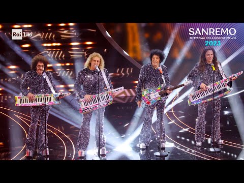Sanremo 2023 - Cugini di Campagna cantano 'Lettera 22'
