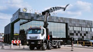 Ciężar&oacute;wka burtowa IVECO TRAKKER 450 8x8 HIAB 800E-7 FLy Jib Winch Crane | Obrazek 4 - Autoline