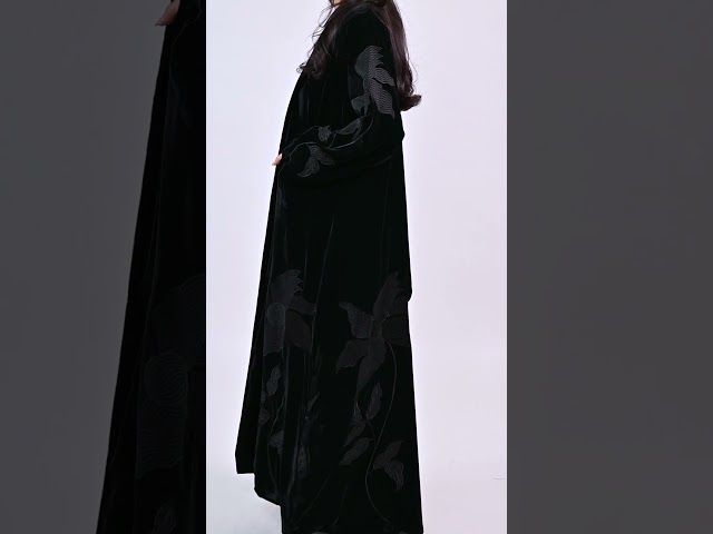 عباية مخمل بليزر شتوي بتطريزوجيوب