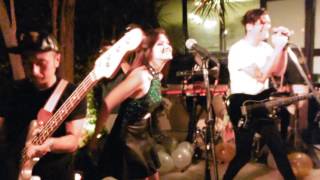 Los Coming Soon en Oasis Club House. 2016 - Bombay Nro. 3