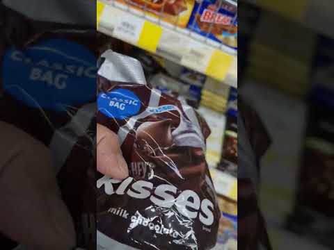 Hershey's Kisses | Milk Chocolate #satisfying #short #viral