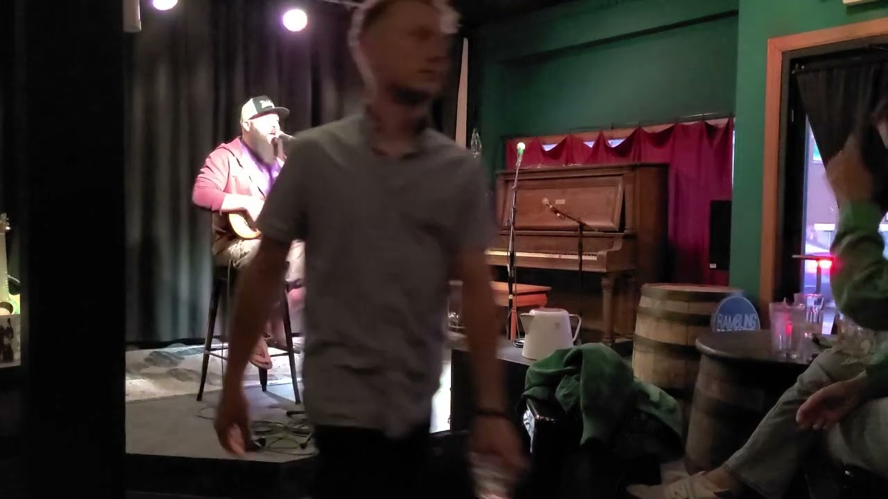 Promotional video thumbnail 3 for Hopper's Silky Smooth Uke Jams