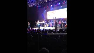Josh Turner-Good Problem (Live)