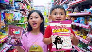 Download lagu SALSA AZAM BUY GUGUGAGA PENGUIN MARSHMALLOW CANDY 🥳 AND YUPI mp3