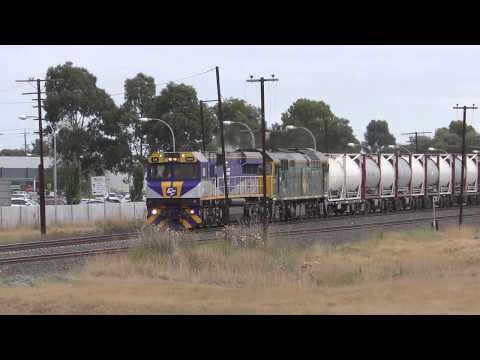 4K Victorian Trains 7MC7 & 7MC2 Trains at Melrose Drive