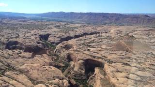 preview picture of video 'Helicopter Ride, Gateway Canyons, CO to CanyonLands, Moab, UT'