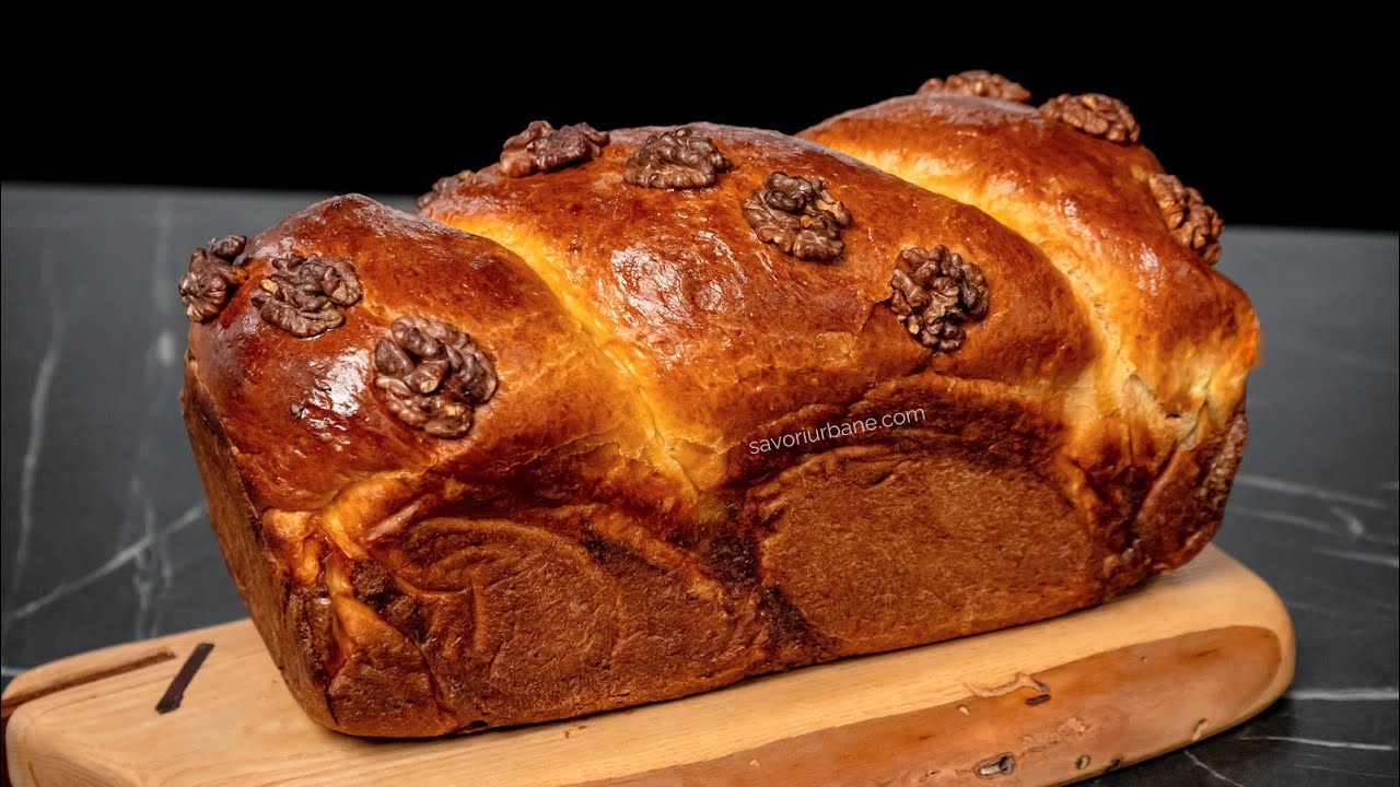 Cozonac simplu cu nucă și rahat - rețeta de cozonac pufos uriaș cu care NU dai greș | Savori Urbane