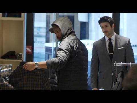 高檔商店裡的黑人顧客遭種族歧視！你會怎麼做？ | WWYD (Black Customer Racially Profiled In High End Store | What Would You Do? | WWYD)