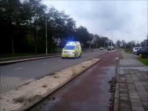Silverline Ambulance 02-115 Buitenpost komt met spoed aan bij ziekenhuis 'De Sionsberg' Dokkum
