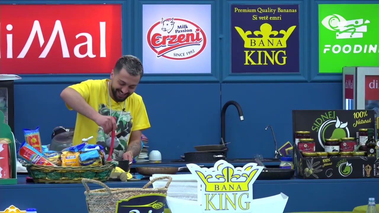 “Mos u degjenero…”/ Gjesti lidh valixhen për këmbe, debaton me Vserlon: Natën e mirë!