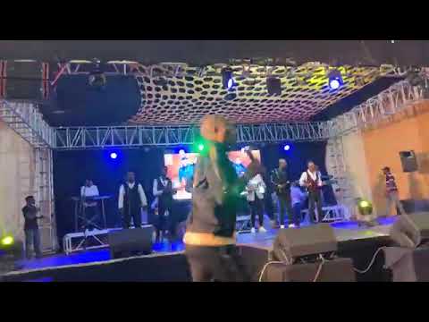 Francis Hope Music live on stage ichalo bantu / Nilesafye Eutusunga