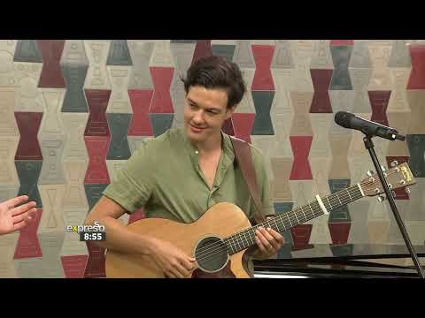 Music: Matthew John Duncan performs 'Fast Car' by Tracey Chapman