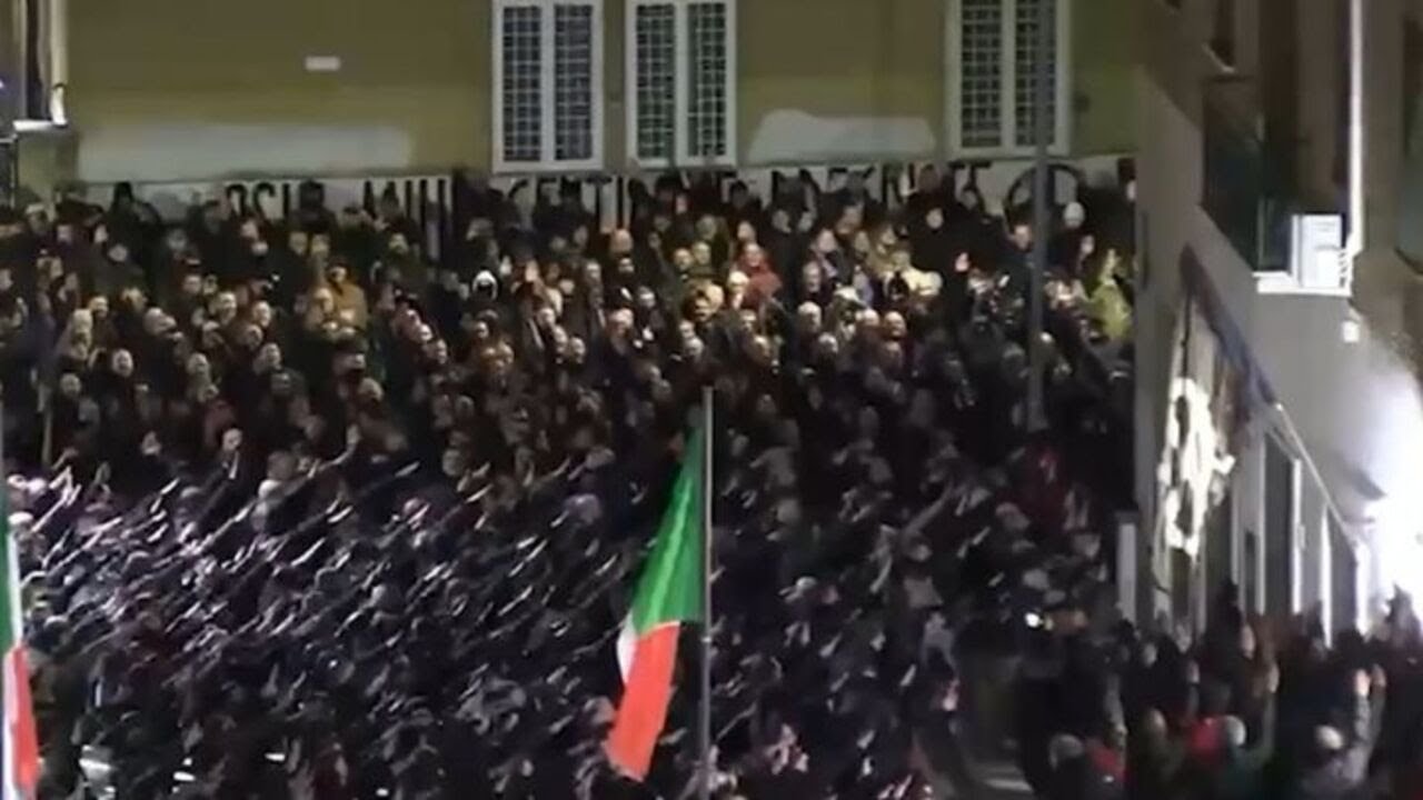 Acca Larentia, i militanti rinnovano il rito del triplice saluto romano