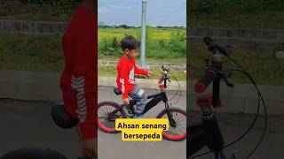 Download lagu Ahsan selalu senang kalau sudah naik sepeda#shorts#sepeda#ahsan mp3 Download lagu Ahsan selalu senang kalau sudah naik sepeda#shorts#sepeda#ahsan mp3
