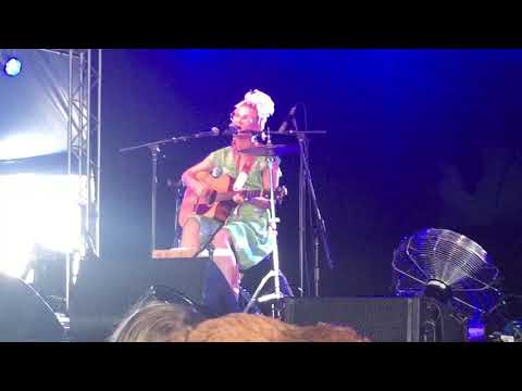 Molly Millington - Daddy's Gotta Gun