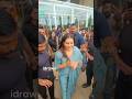 ഫാൻസിന്റെ ഒപ്പം സെല്‍ഫിയെടുത്ത് പാർ�